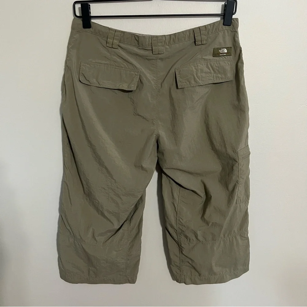 The North Face Women’s Cargo Hiking Capris Olive Green size 4